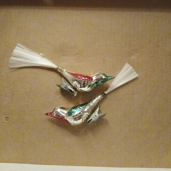 Pair of Vintage 1960s Bird shaped clips Tree ornaments - Picture 1 of 2